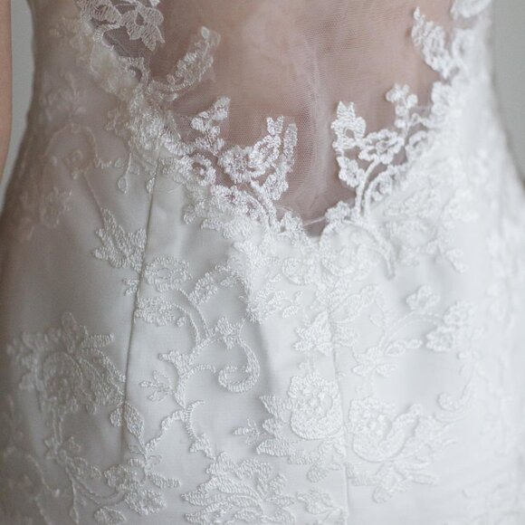 SZ 8 WEDDING DRESS, LIGHT IVORY - Picture 8 of 9